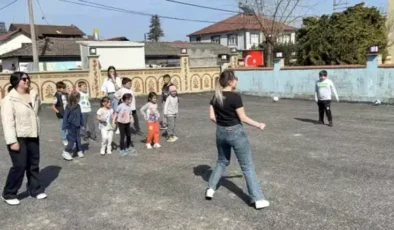 Düzce Üniversitesi Öğrencilerinden Bostanlık Köyündeki Çocuklara Destek